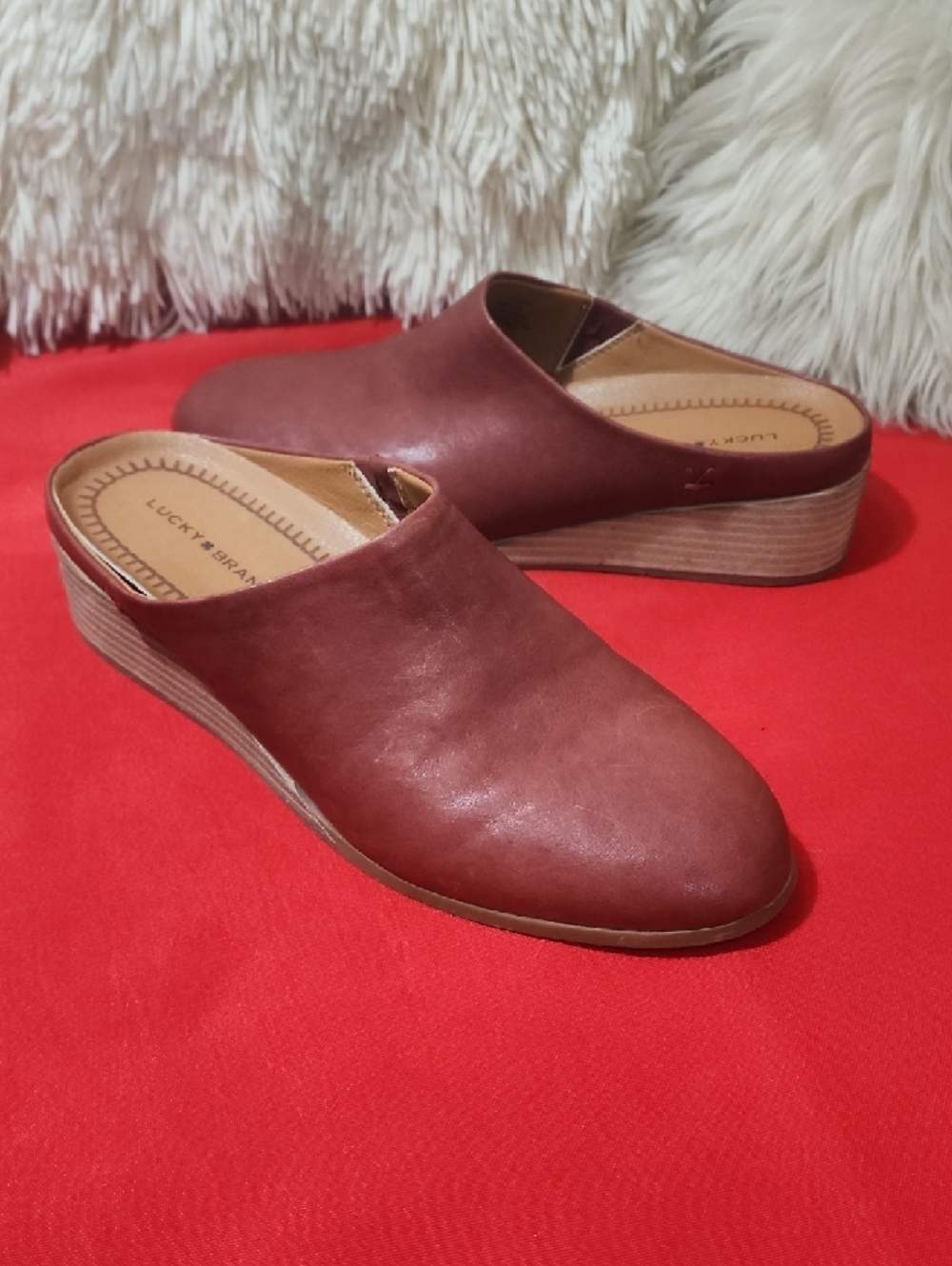 Lucky Brand Women's Wine Leather Slip-On Mules